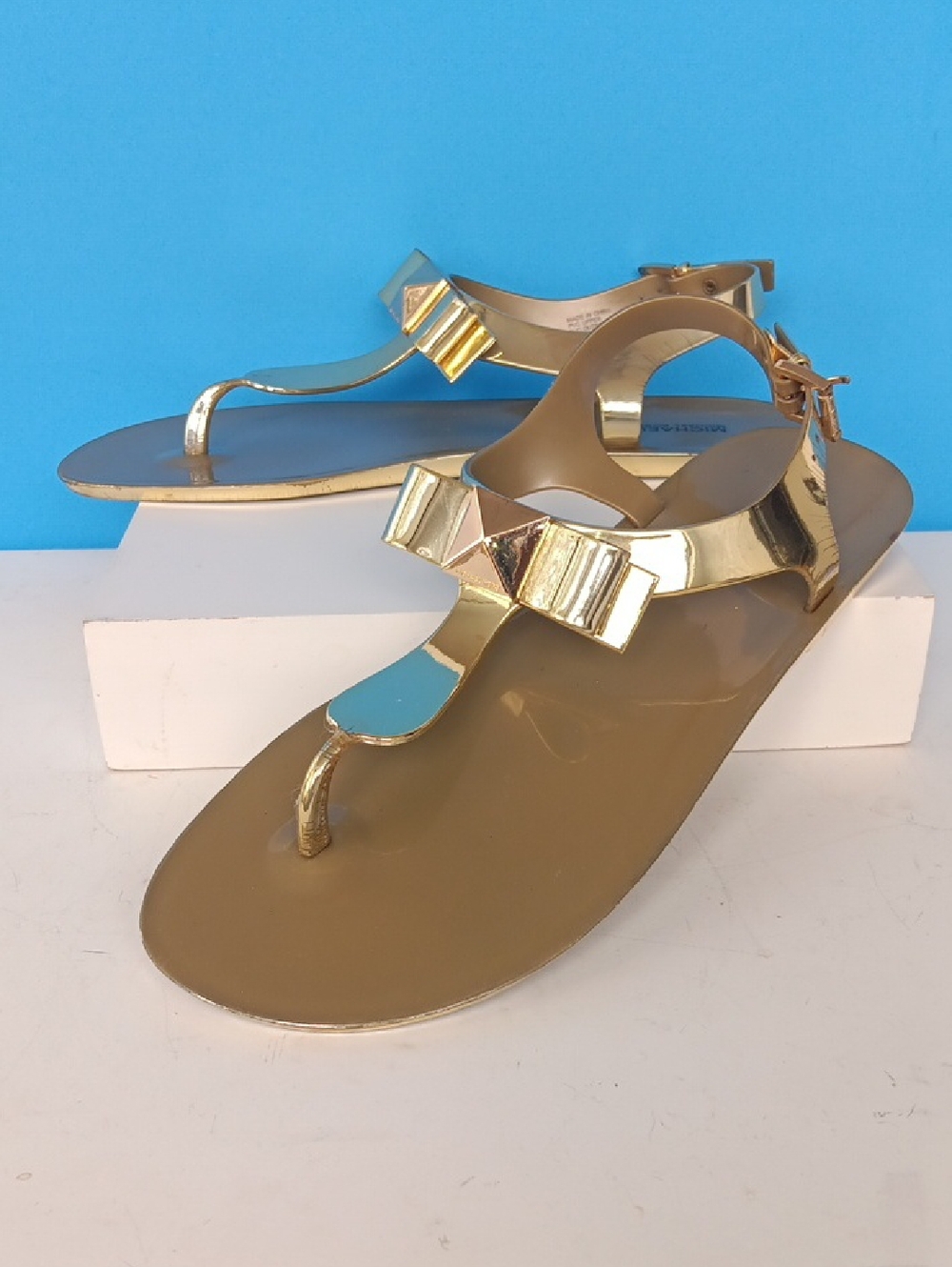 Michael Michael Kors Gold Bow T-Strap Women’s Sandals Size11M